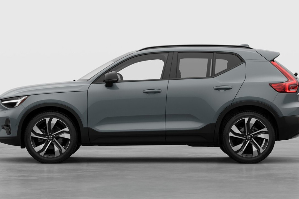 2026 Volvo XC40 - Image 8