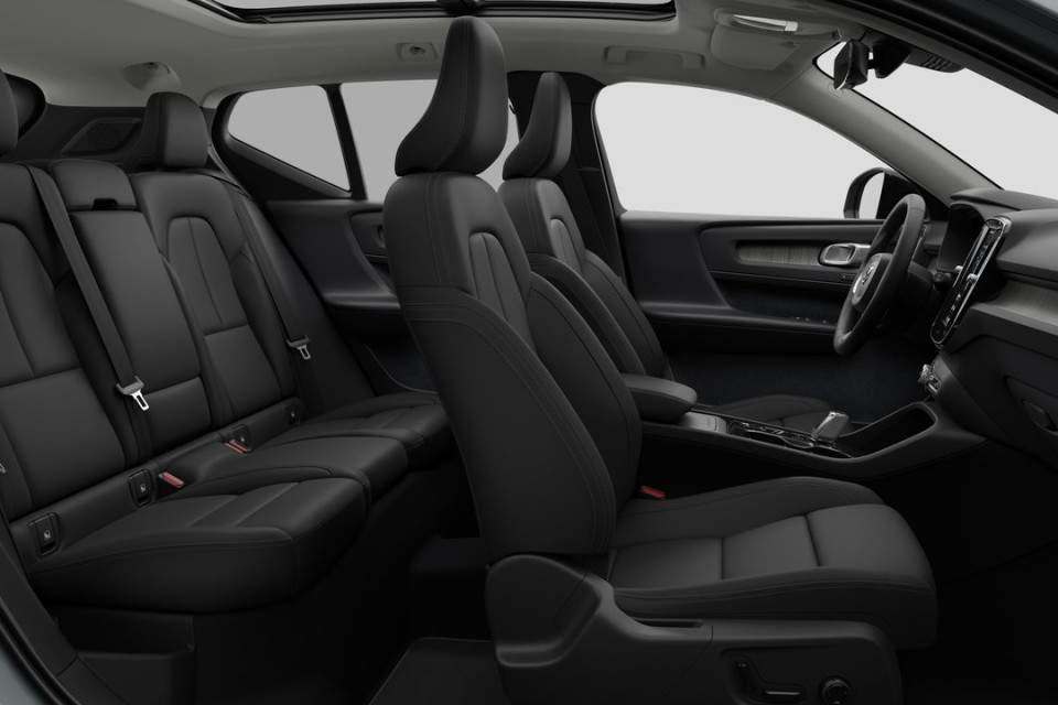 2026 Volvo XC40 - Image 13