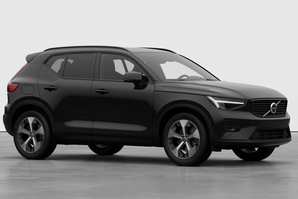 2026 Volvo XC40 - Image 3