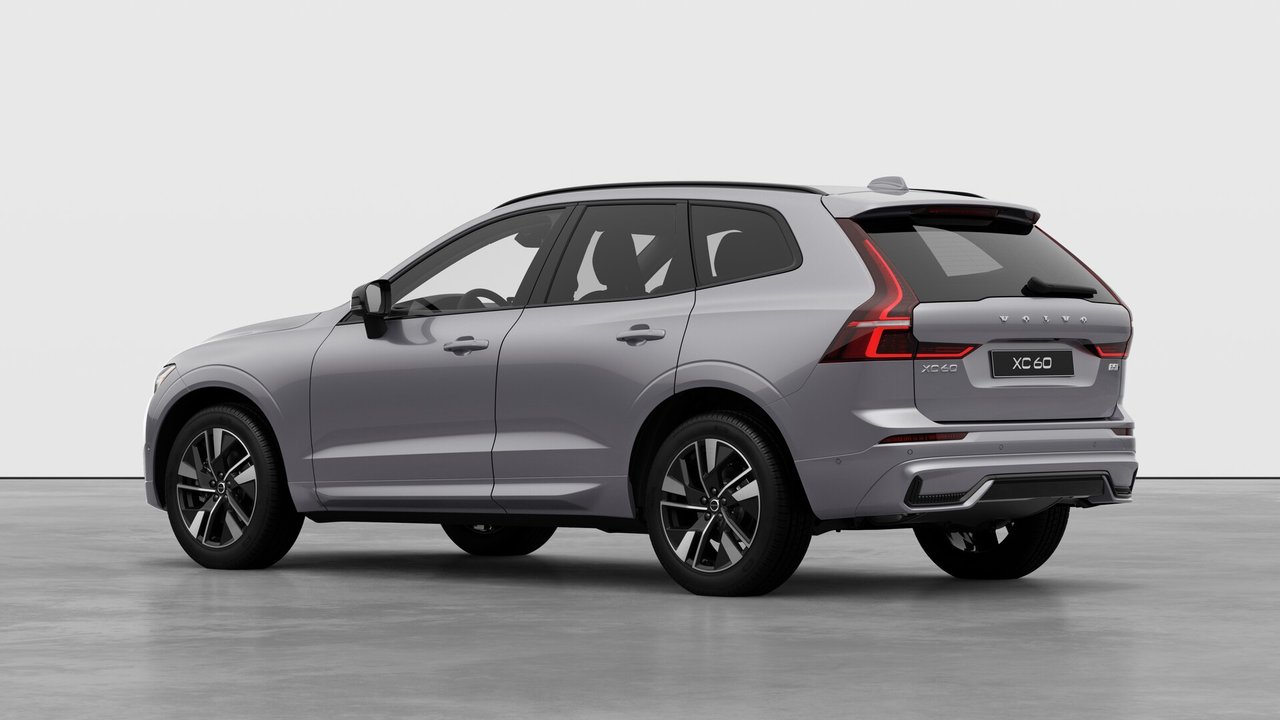 2026 Volvo XC60 - Image 2