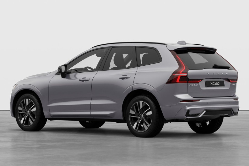 2026 Volvo XC60 - Image 2