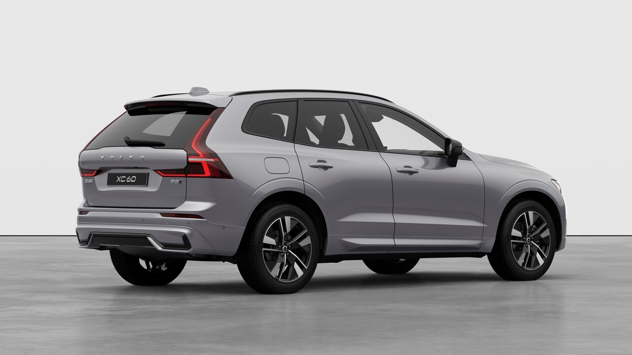 2026 Volvo XC60 - Image 4