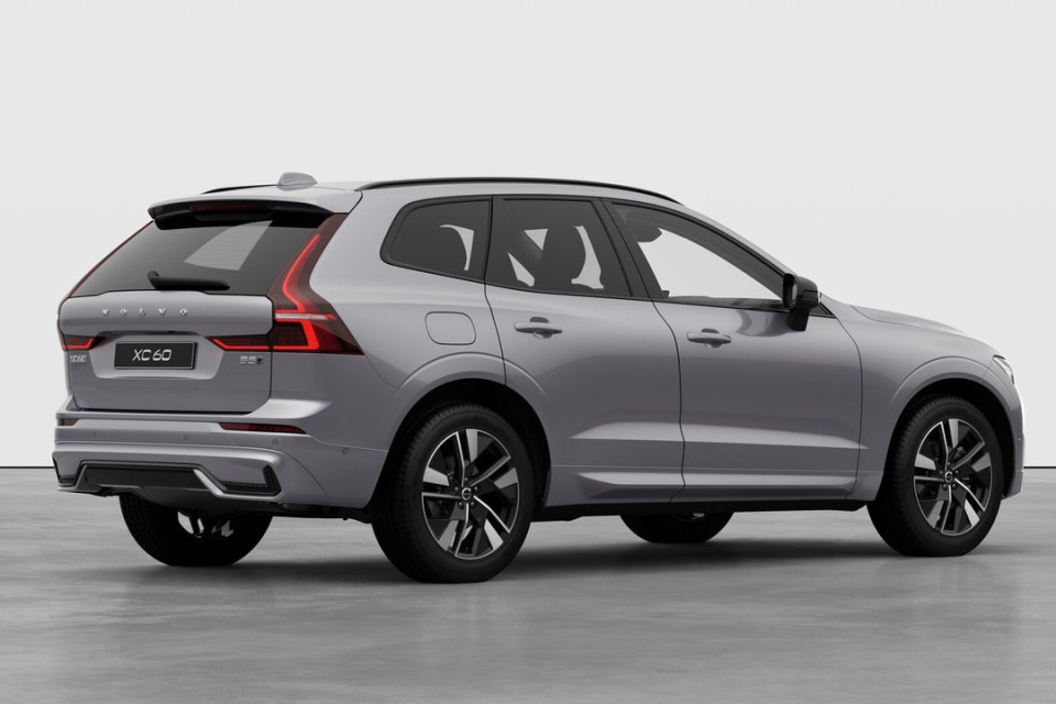 2026 Volvo XC60 - Image 4