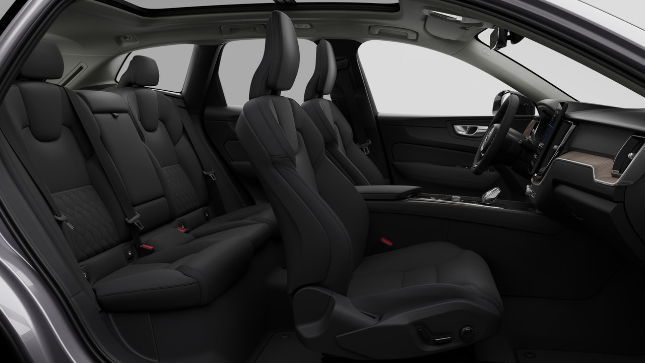 2026 Volvo XC60 - Image 13