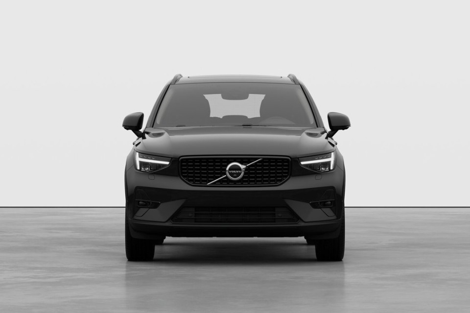 2026 Volvo XC40 - Image 5