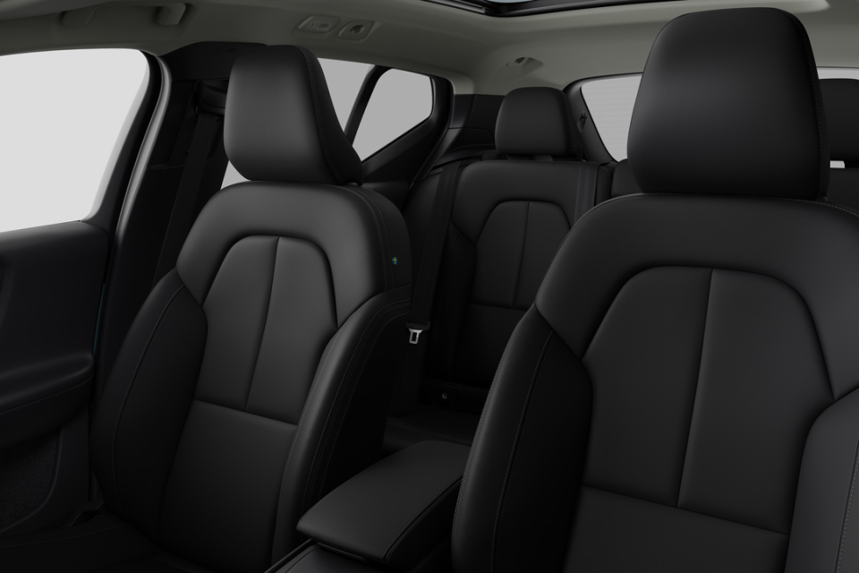 2026 Volvo XC40 - Image 12