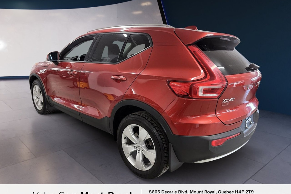 2021 Volvo XC40 - Image 4