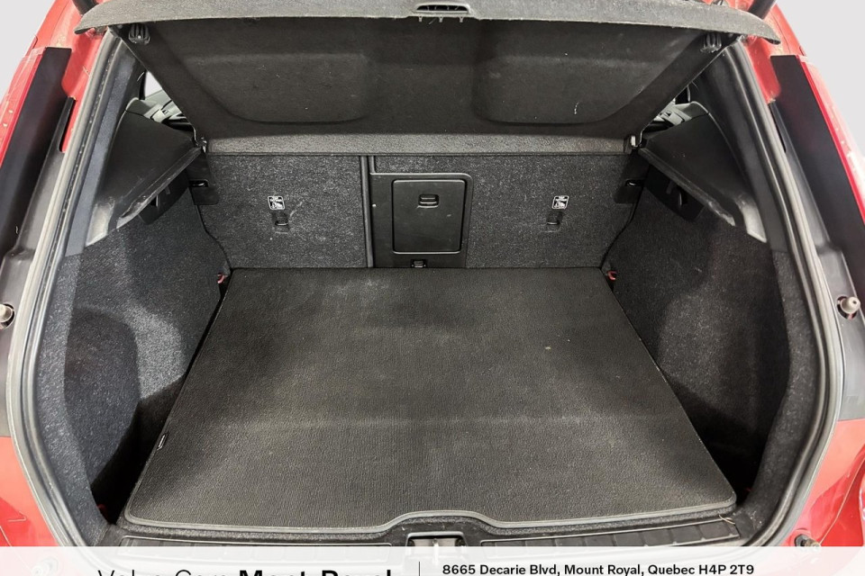 2021 Volvo XC40 - Image 5