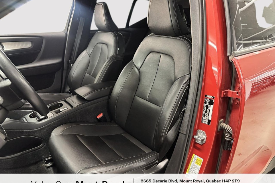 2021 Volvo XC40 - Image 7