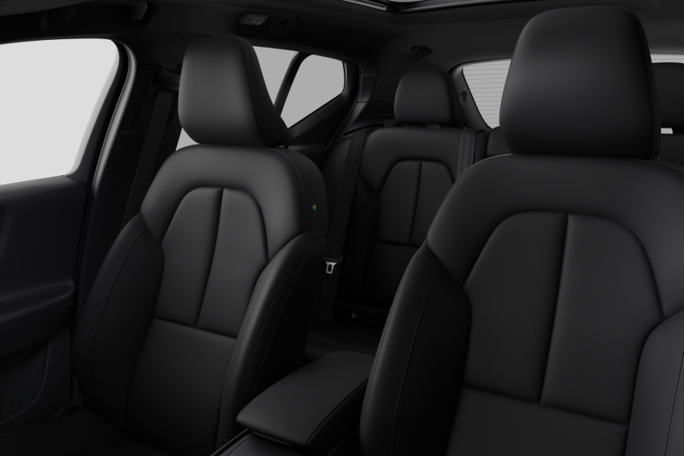 2026 Volvo XC40 - Image 12