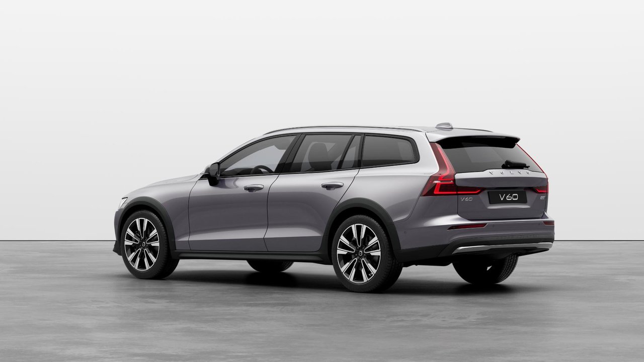2026 Volvo V60 CROSS COUNTRY - Image 2