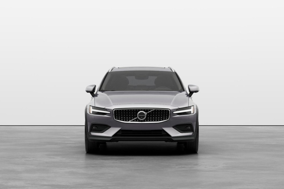 2026 Volvo V60 CROSS COUNTRY - Image 3