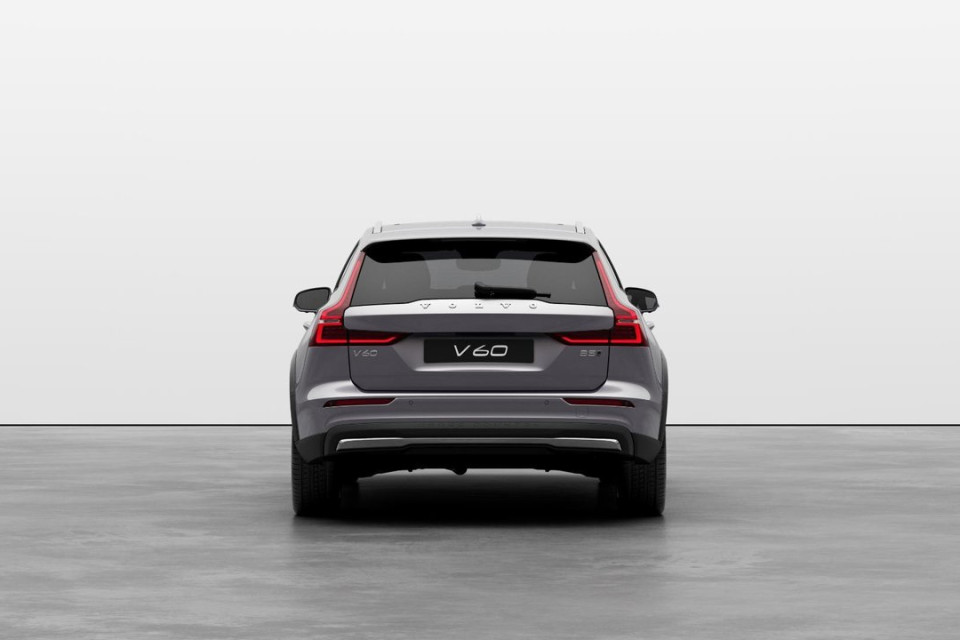 2026 Volvo V60 CROSS COUNTRY - Image 4