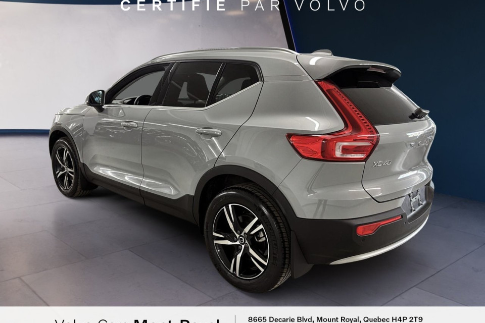 2025 Volvo XC40 - Image 4