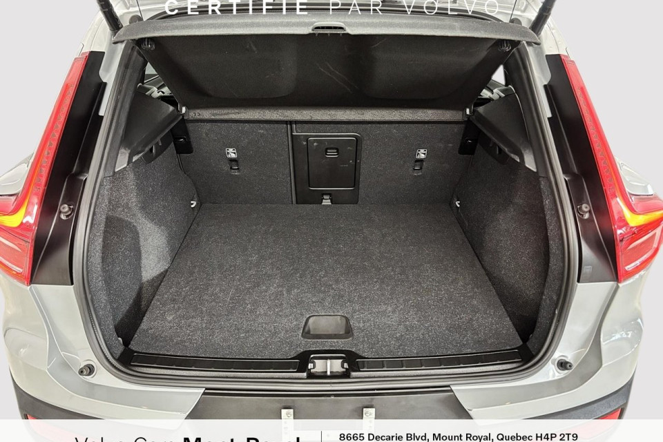 2025 Volvo XC40 - Image 5