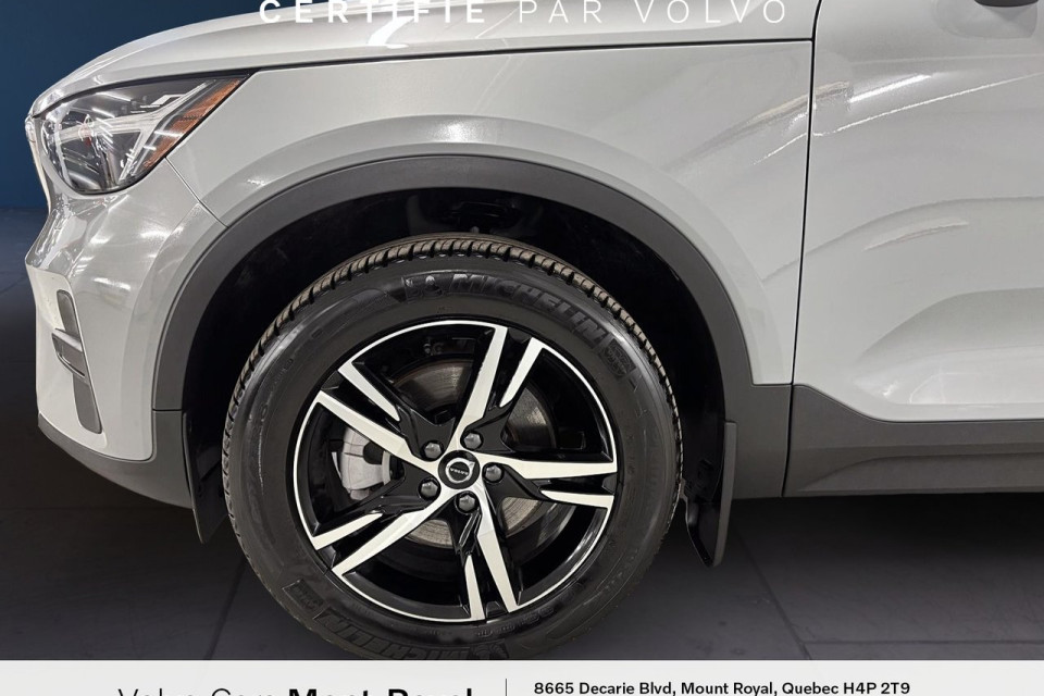 2025 Volvo XC40 - Image 6