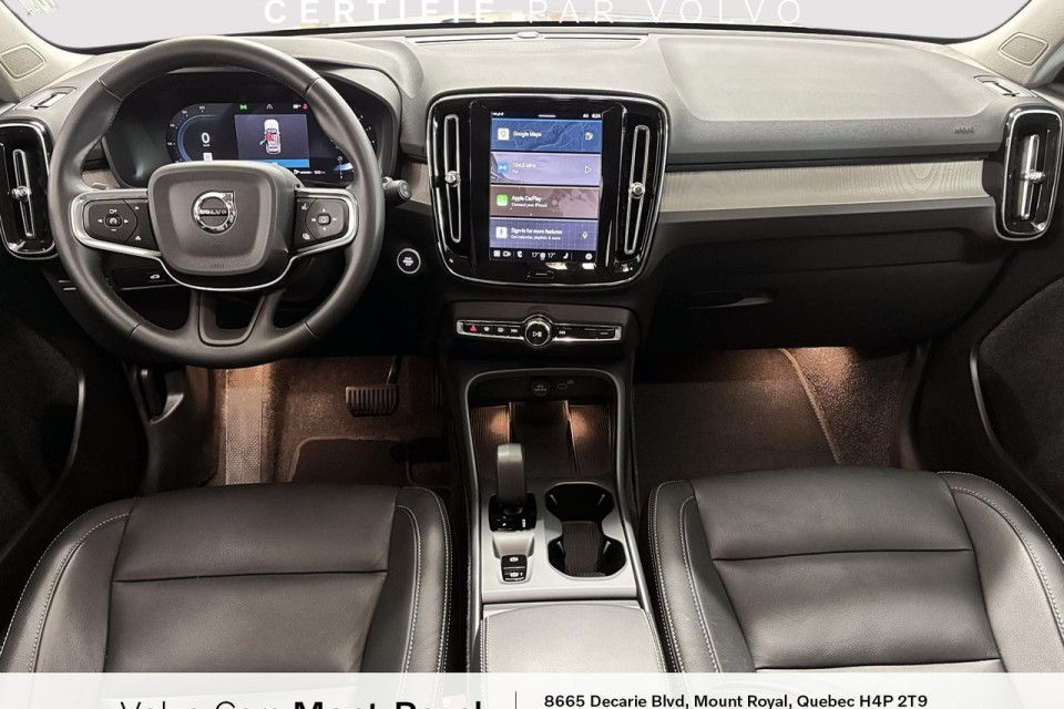 2025 Volvo XC40 - Image 9