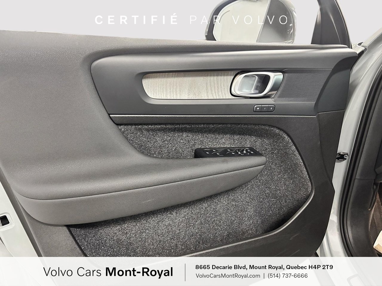 2025 Volvo XC40 - Image 10