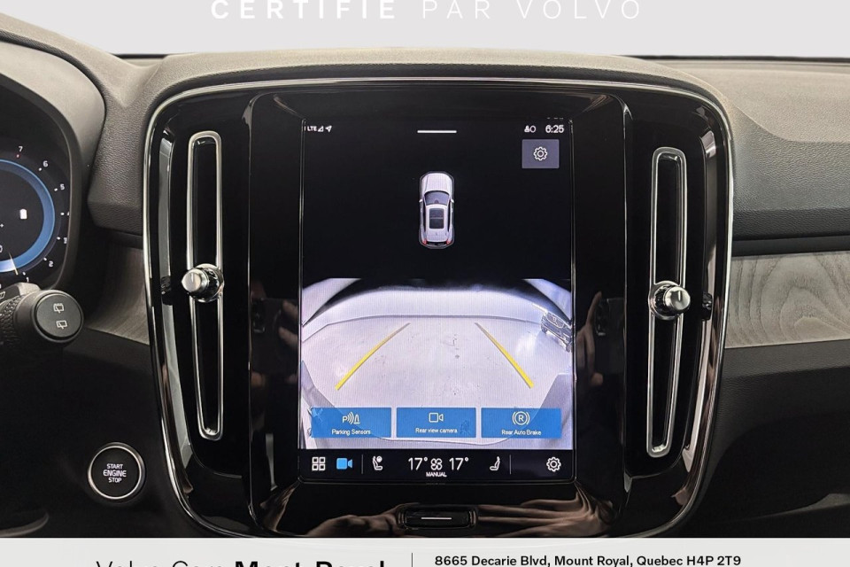 2025 Volvo XC40 - Image 15