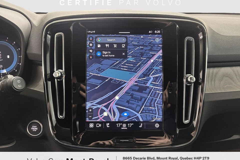 2025 Volvo XC40 - Image 16