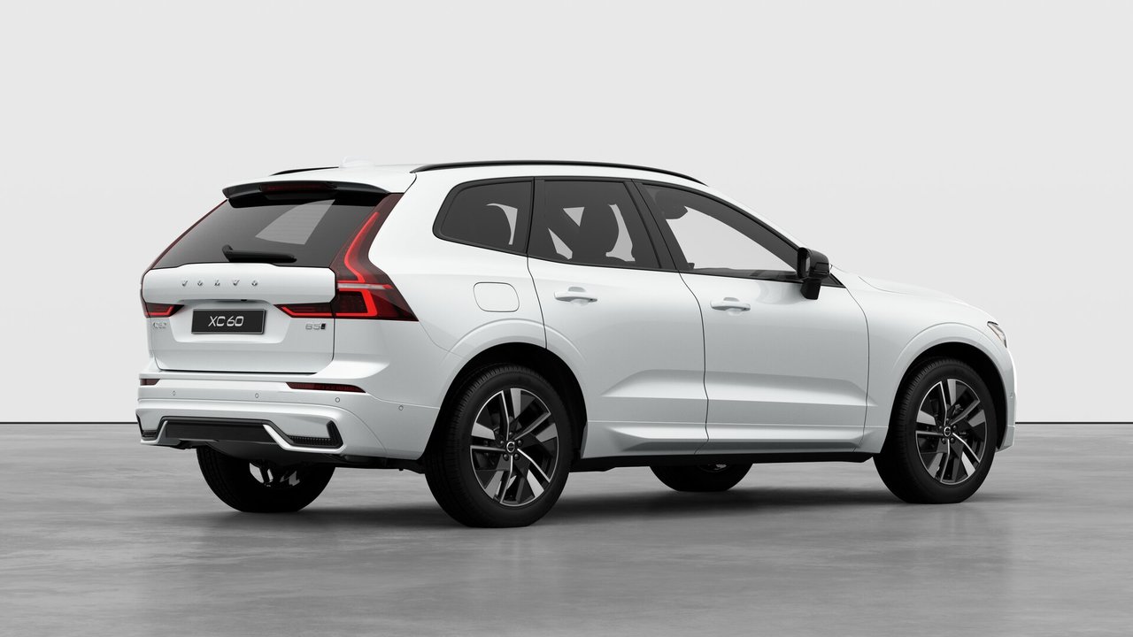 2026 Volvo XC60 - Image 4
