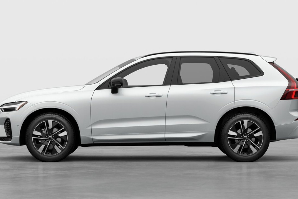 2026 Volvo XC60 - Image 8