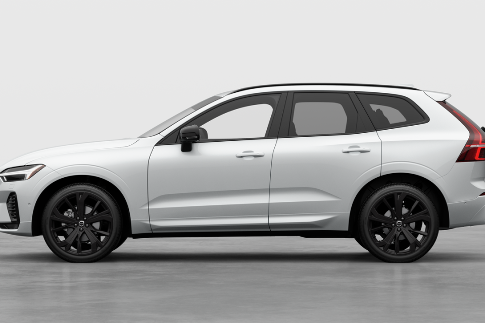 2026 Volvo XC60 - Image 8