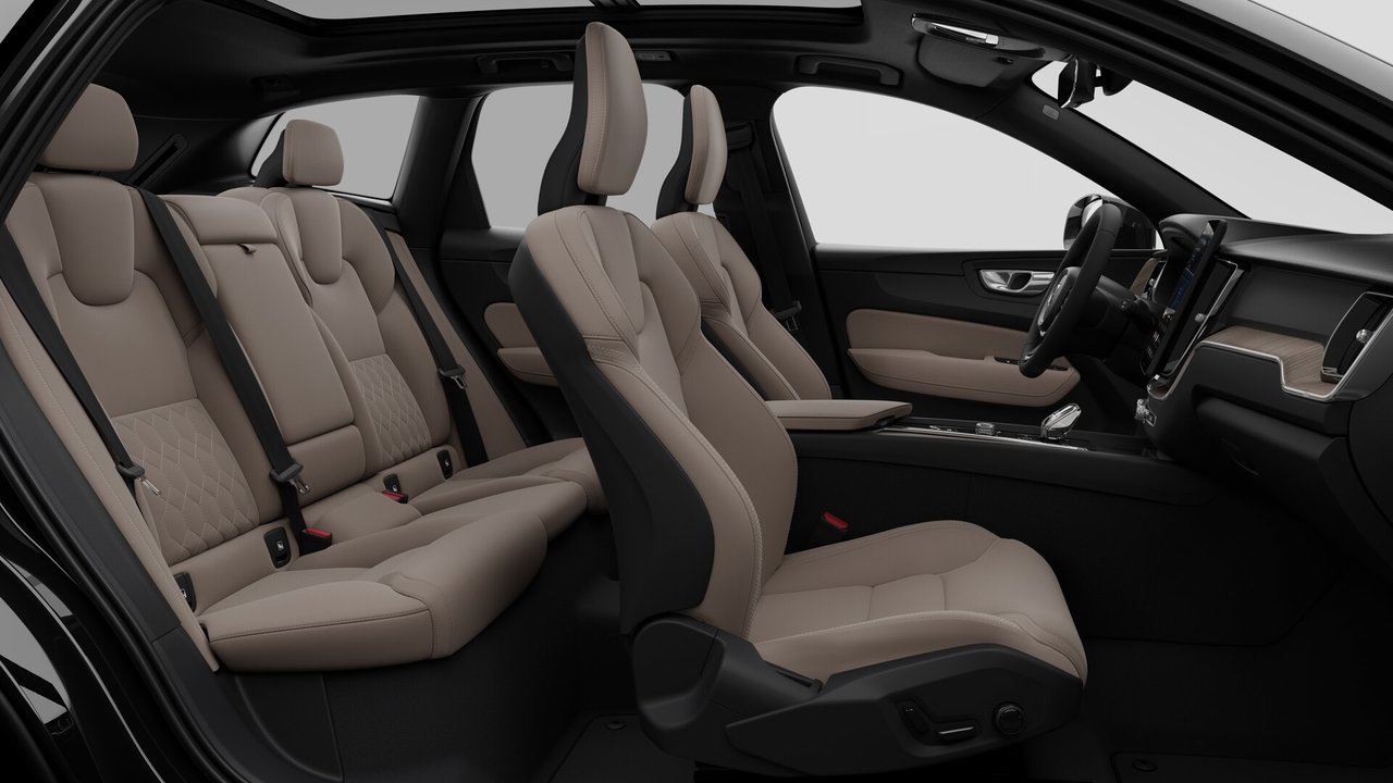 2026 Volvo XC60 - Image 13