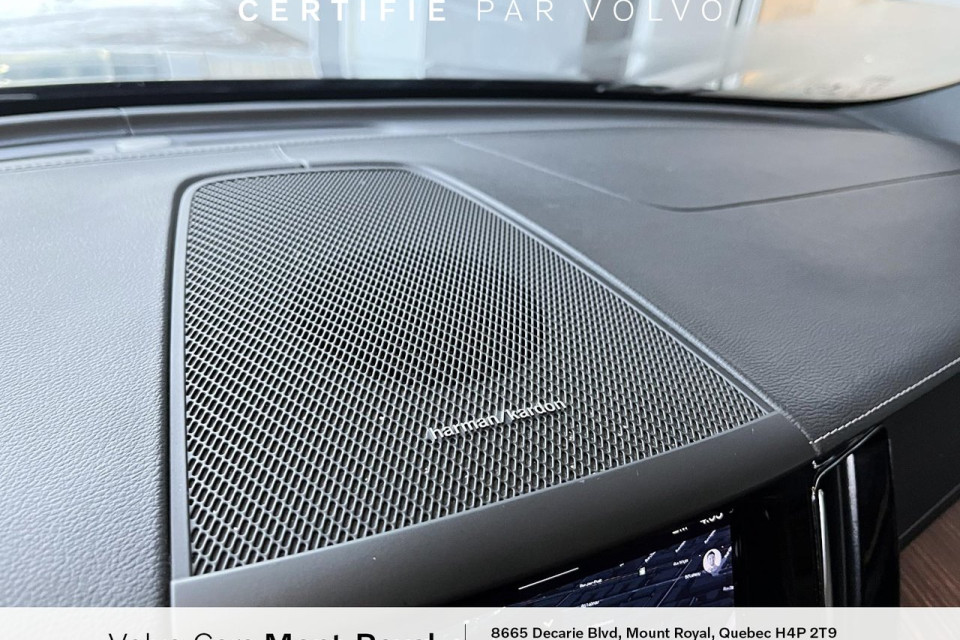 2022 Volvo XC60 Recharge - Image 13
