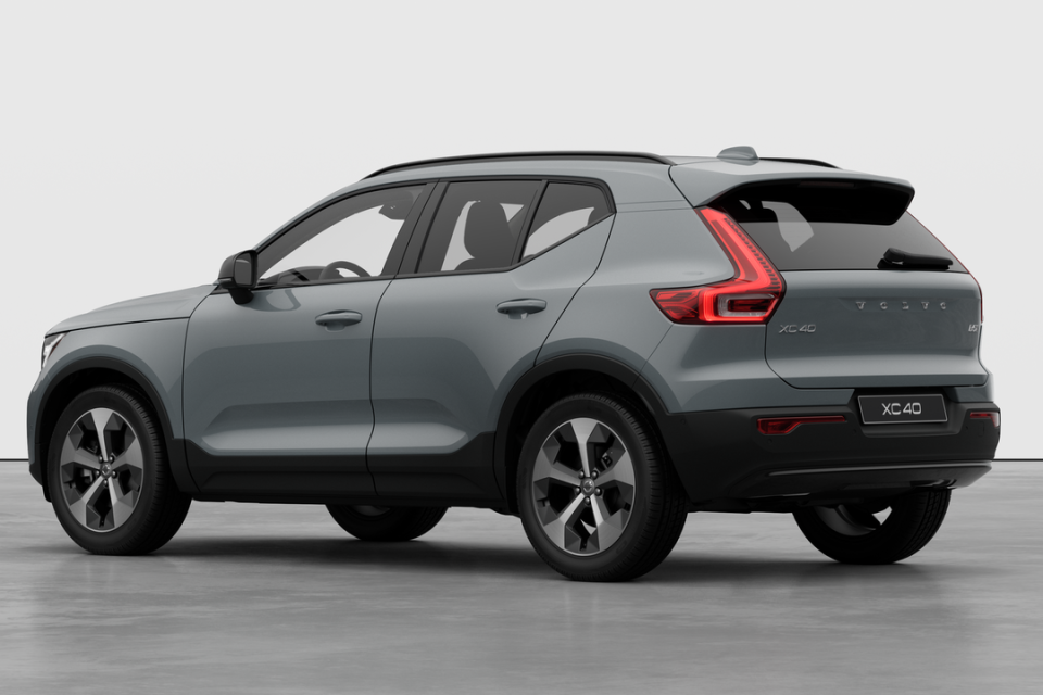 2026 Volvo XC40 - Image 2