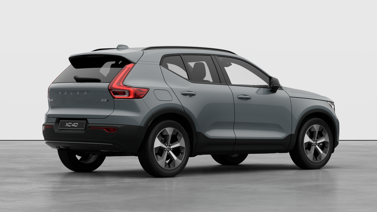 2026 Volvo XC40 - Image 4