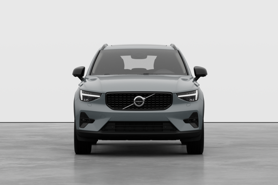 2026 Volvo XC40 - Image 5