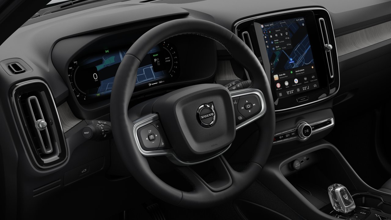2026 Volvo XC40 - Image 14
