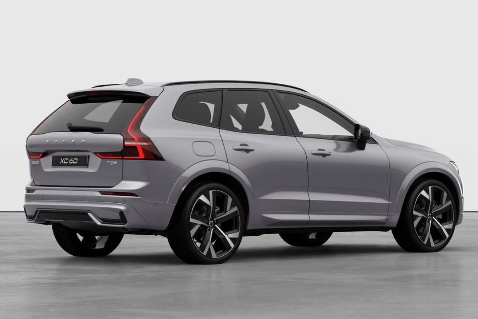2026 Volvo XC60 PLUG-IN HYBRID - Image 4