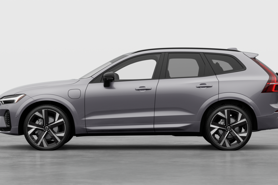 2026 Volvo XC60 PLUG-IN HYBRID - Image 8