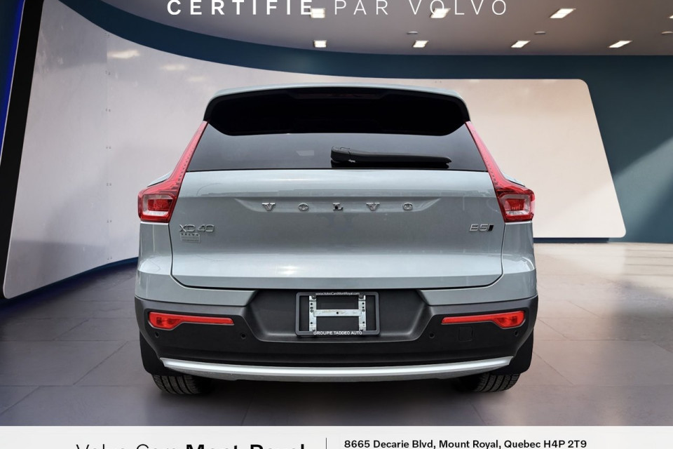 2025 Volvo XC40 - Image 3