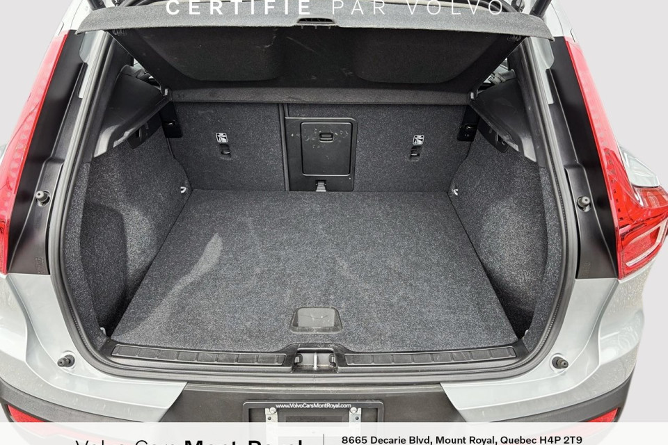 2025 Volvo XC40 - Image 5