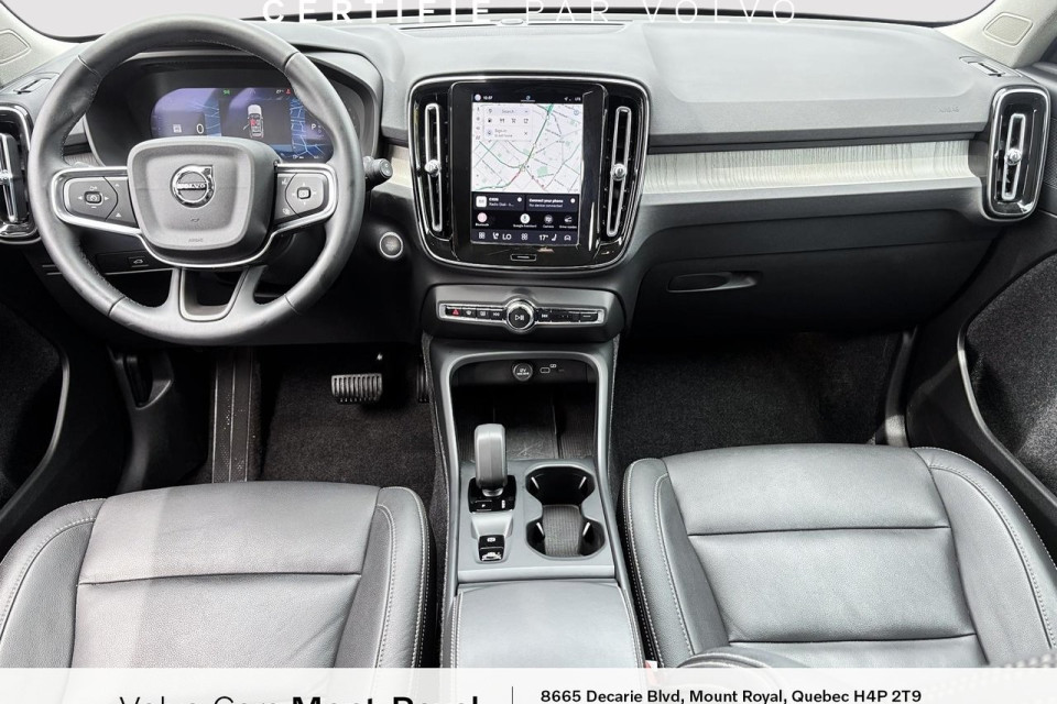 2025 Volvo XC40 - Image 8