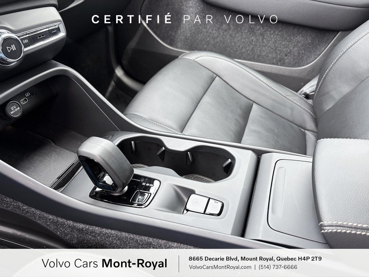 2025 Volvo XC40 - Image 13