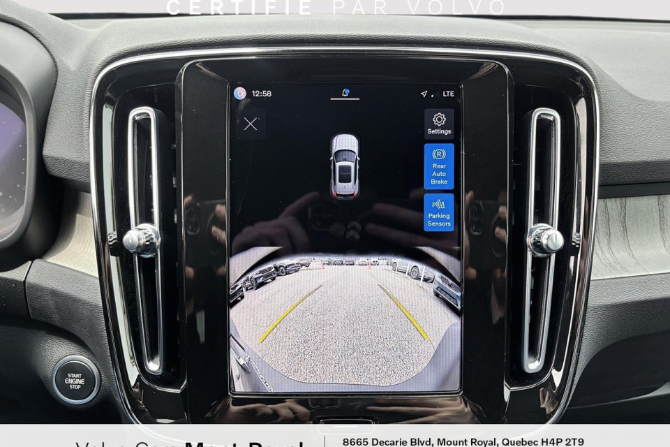 2025 Volvo XC40 - Image 14