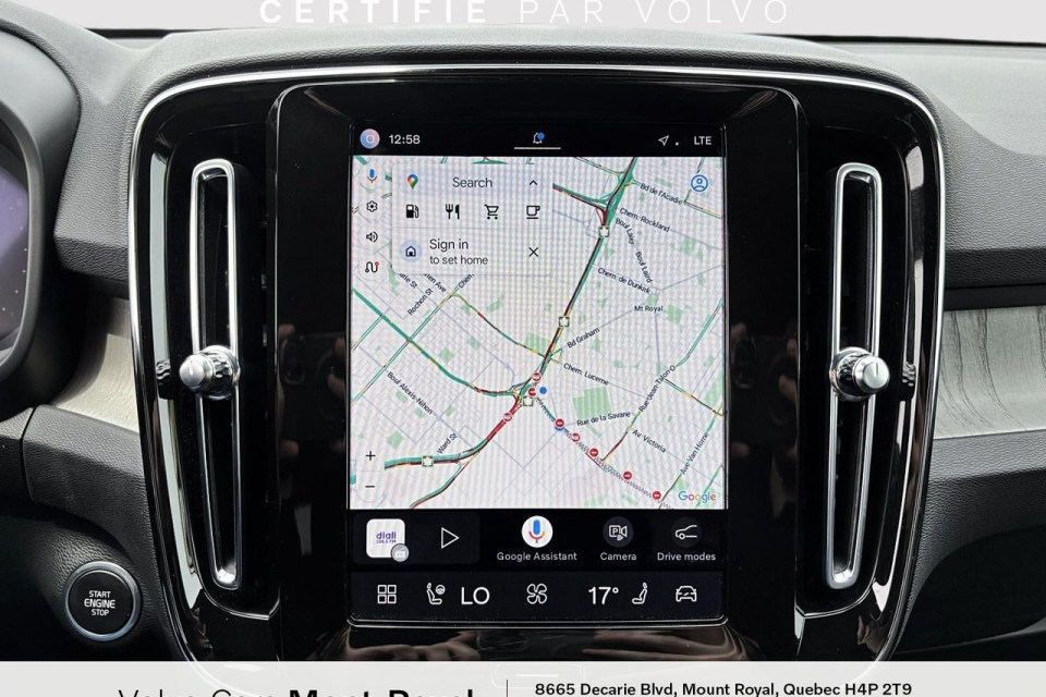 2025 Volvo XC40 - Image 15