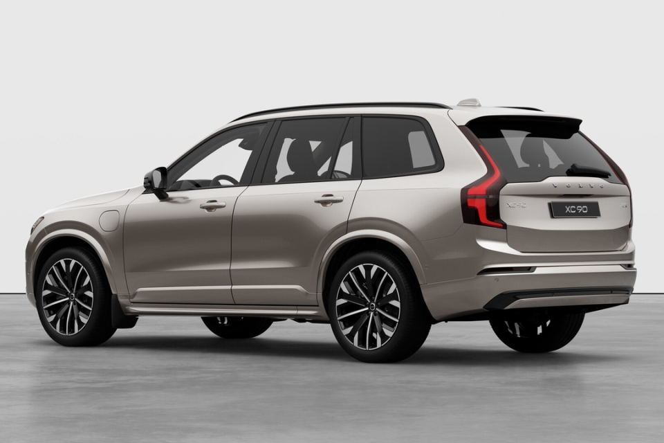 2026 Volvo XC90 PLUG-IN HYBRID - Image 2