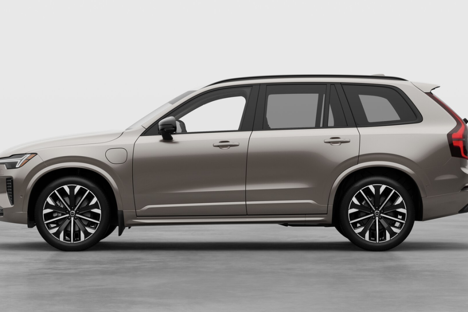 2026 Volvo XC90 PLUG-IN HYBRID - Image 8