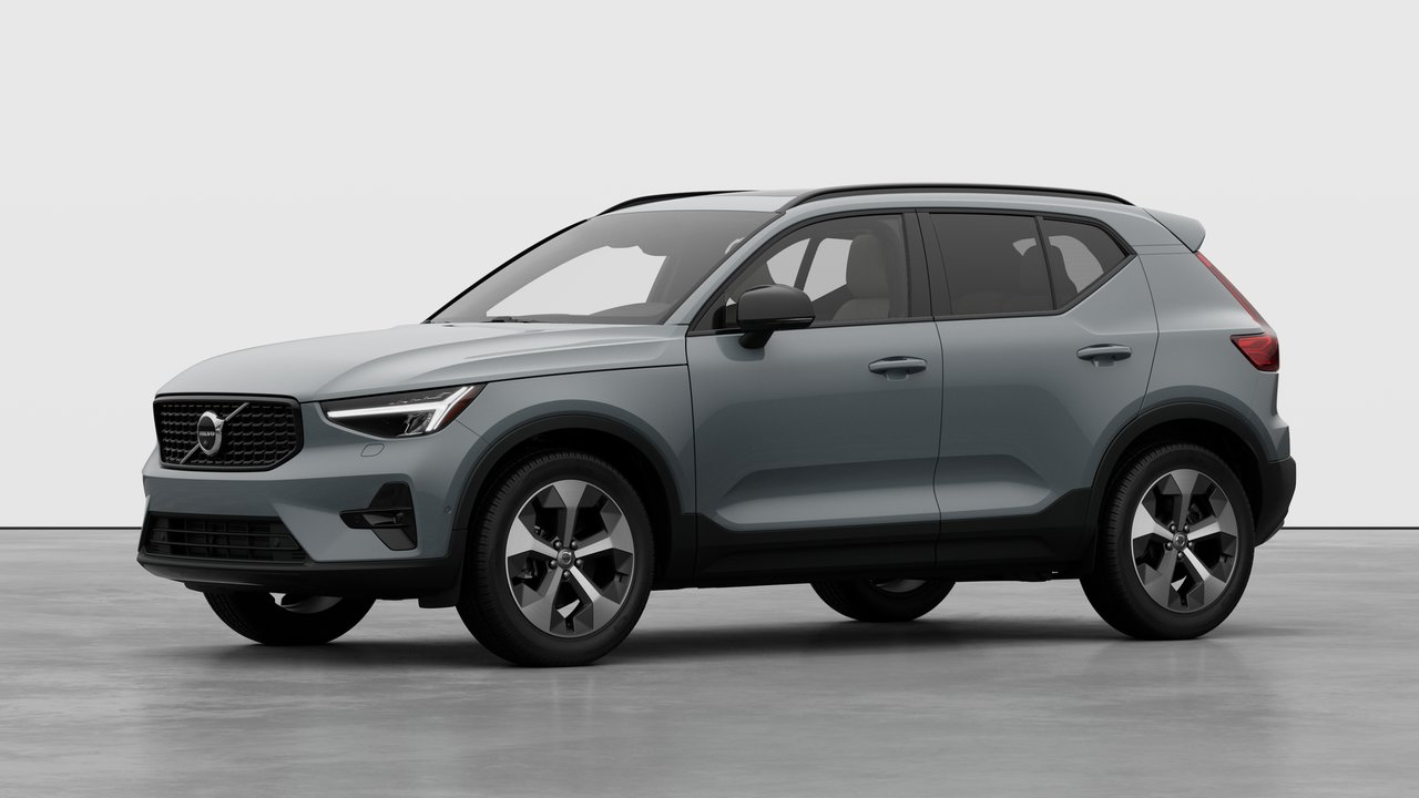 2026 Volvo XC40 - Image 1