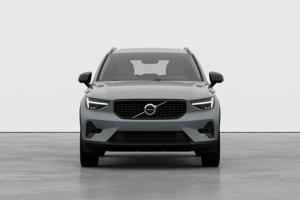 2026 Volvo XC40 - Image 5