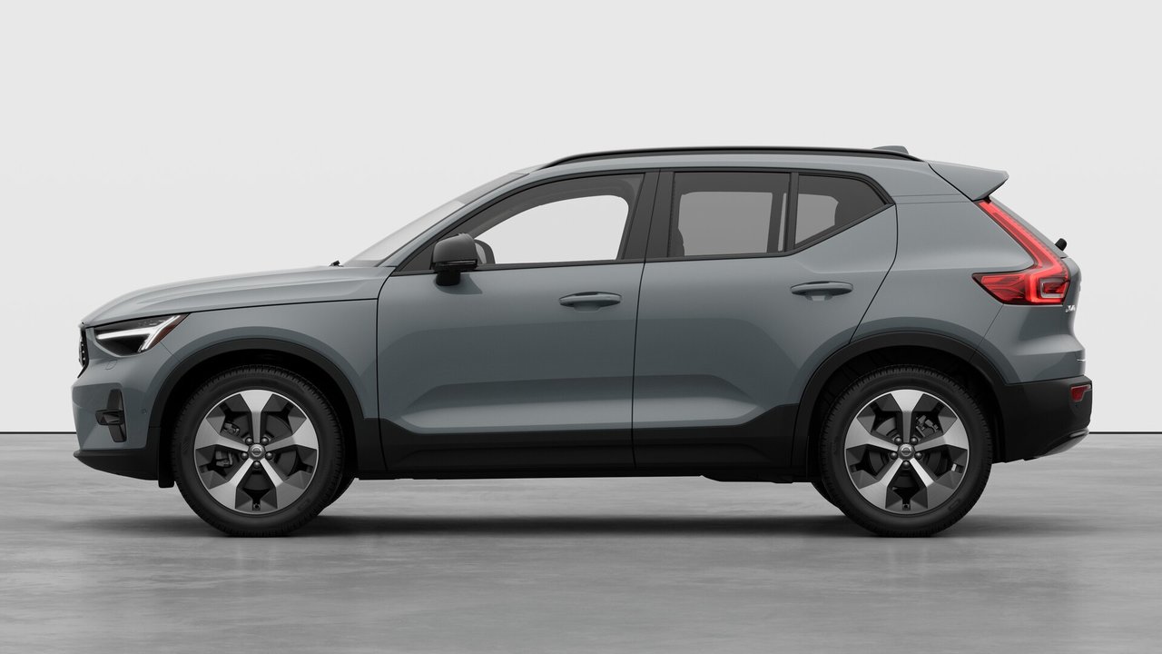 2026 Volvo XC40 - Image 8