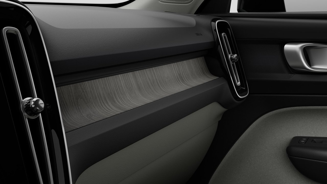 2026 Volvo XC40 - Image 9