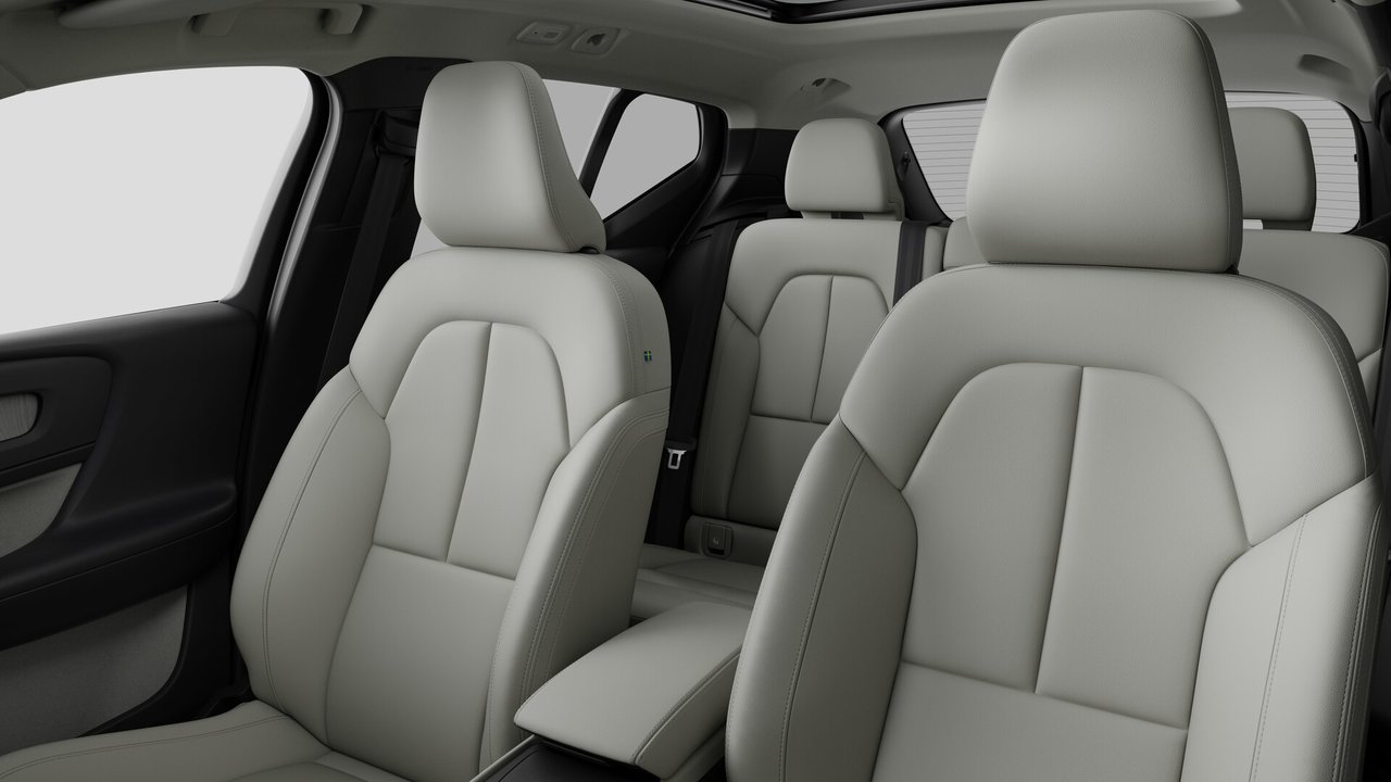2026 Volvo XC40 - Image 12