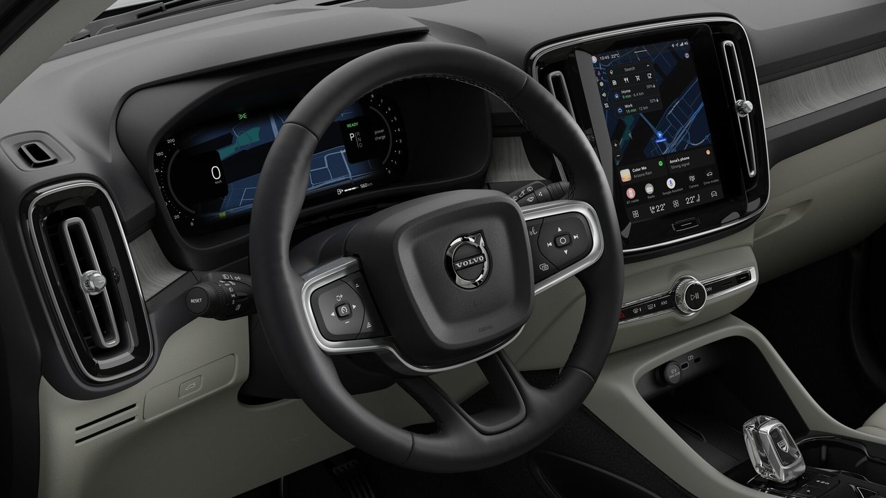 2026 Volvo XC40 - Image 14