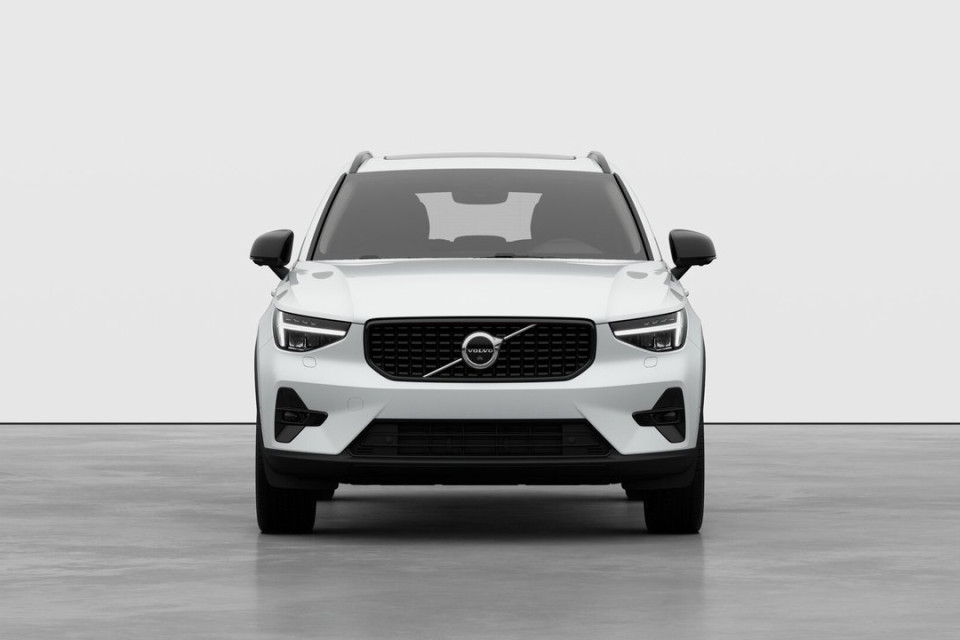 2026 Volvo XC40 - Image 5
